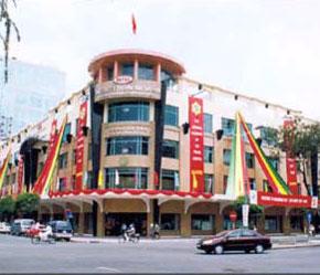 Thương xá Tax, một trung tâm thương mại tại Tp.HCM.