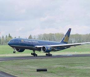 Năm 2006, Vietnam Airlines đạt doanh thu hơn 17.500 tỷ đồng, tăng 12,5% so với năm 2005.