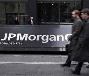 Ngân hàng JPMorgan công bố phải bơm thêm 1,5 tỷ USD để bù lỗ các khoản kinh doanh từ đầu tháng Bảy đến nay khiến cổ phiếu ngân hàng này mất 9,48% - Ảnh: Bloomberg.