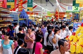 Lượng khách tới tham quan, mua sắm tại các điểm tham gia Tháng khuyến mại Hà Nội 2010 đều tăng đáng kể.