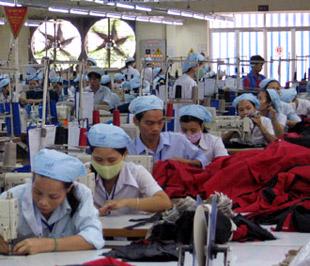 Cục Thống kê thành phố Đà Nẵng cũng ghi nhận: cùng với những nỗ lực của các doanh nghiệp, việc hỗ trợ lãi suất vay cho các doanh nghiệp đã góp phần làm khởi sắc tình hình kinh tế 6 tháng đầu năm 2009.