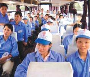 Pháp luật Việt Nam (luật đưa người lao động đi làm việc ở nước ngoài) quy định không được phép đưa lao động ra nước ngoài bằng hình thức visa du lịch.