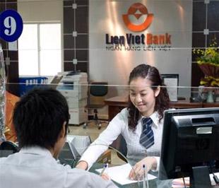 Giao dịch tại một chi nhánh của LienVietBank.