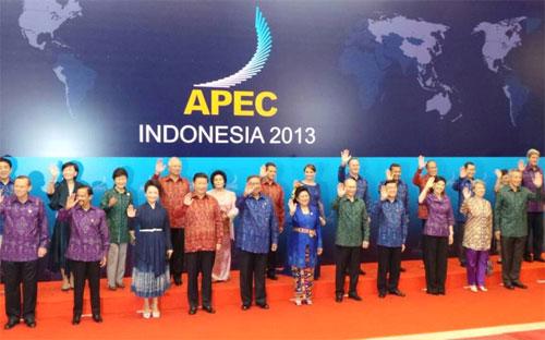 Sau 2 ngày làm việc, chiều 8/10/2013, Hội nghị Cấp cao APEC 21 bế mạc.