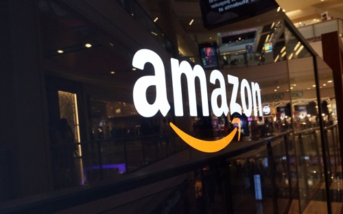 Tính từ đầu năm tới nay, cổ phiếu Amazon đã tăng gần 35%- Ảnh: Entrepreneur.<br>