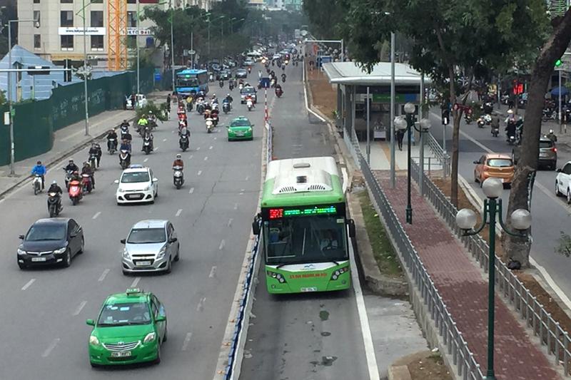Sau một thời gian hoạt động, phương thức vận tải công cộng BRT đã bước đầu được người dân hưởng ứng, song cũng có không ít ý kiến trái chiều về loại hình vận tải này.<br>