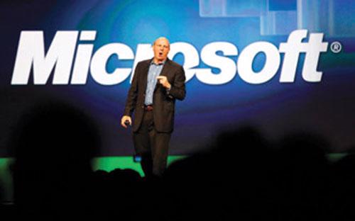 Khi Bill Gates về hưu, Ballmer được giao quản lý Microsoft - một công ty đang mất dần vị thế độc quyền trên thị trường và có một số vấp ngã ban đầu trong quá trình hội nhập với thế giới internet.