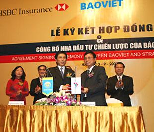 Lãnh đạo Bảo Việt và Vinashin ký hợp đồng đầu tư ngày 13/9/2007 tại Hà Nội.