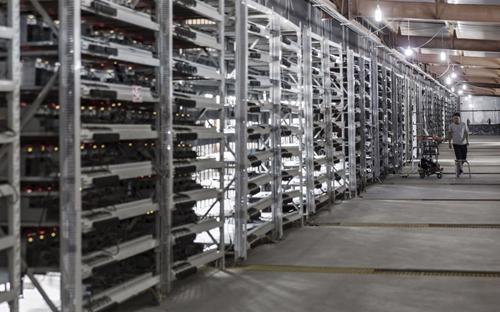 Bên trong cơ sở khai thác Bitcoin của Bitmain - Ảnh: Getty Images.<br>
