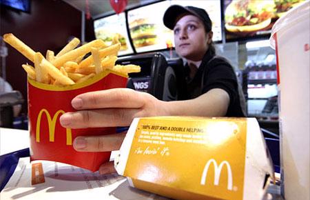 McDonald's hiện đã mở rộng kinh doanh ở 119 quốc gia và vùng lãnh thổ trên thế giới và hầu hết là theo mô hình nhượng quyền thương mại - Ảnh: Bloomberg, Getty.
