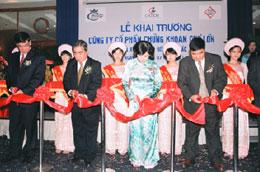 Công ty Cổ phần Chứng khoán Chợ Lớn (CLSC) đã nộp hồ sơ đăng ký niêm yết 9 triệu cổ phiếu phổ thông trên Sở Giao dịch Chứng khoán Hà Nội (HNX).