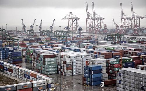 Trung Quốc tăng cường sức mạnh trên biển bằng việc đầu tư vào các cảng biển khắp Á - Âu.