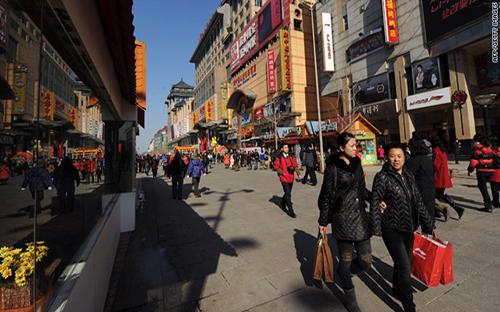 Trung Quốc là thị trường đầy hấp dẫn với dân số 1,3 tỷ người, trong đó 730 người dùng Internet - Ảnh: CNN.