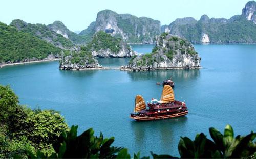 Quần thể du lịch nghỉ dưỡng FLC Hạ Long được kỳ vọng sau khi đi vào hoạt động sẽ góp thêm một địa chỉ đáng chú ý với du khách trên bản đồ du lịch Quảng Ninh, tạo công ăn việc làm cho lao động địa phương và thúc đẩy sự phát triển kinh tế, xã hội.