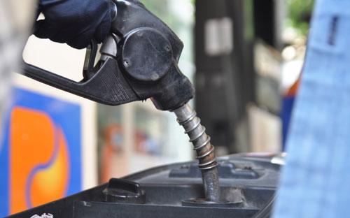 Bộ Công Thương yêu cầu các đơn vị kinh doanh xăng dầu đầu mối thực hiện niêm yết giá bán theo quy định trước 15h chiều 5/5.