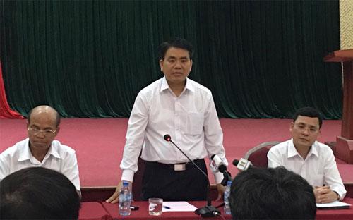 Lãnh đạo thành phố Hà Nội cùng đại diện một số cơ quan của Quốc hội, Bộ Công an... gặp báo chí tối 20/4.