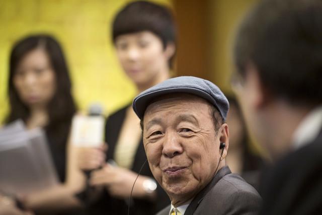 Năm nay 84 tuổi, tỷ phú Lui nắm giữ 6 giấy phép song bạc ở Macau và là 
đối thủ cạnh tranh hàng đầu với các “đại gia” sòng bạc khác tại vùng 
lãnh thổ này - Ảnh: Bloomberg.<br>