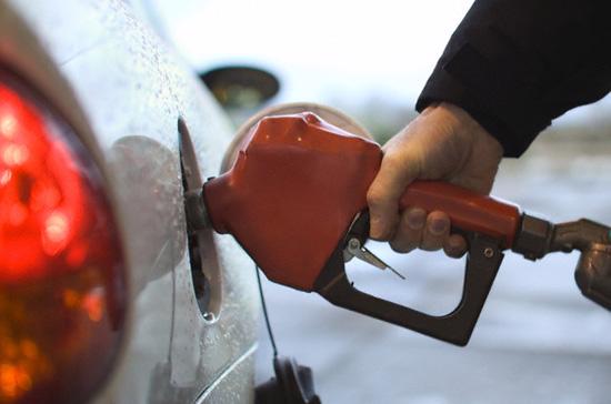 Bức tranh triển vọng giá xăng, dầu đang bị dự báo nhu cầu tiêu thụ giảm phủ bóng đen.