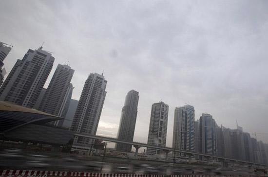 Dù nhận được 10 tỷ USD tiền cứu trợ từ Abu Dhabi, nhưng Dubai vẫn nặng gánh nợ nần - Ảnh: Reuters. 