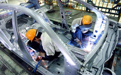 Nhìn nhận một cách khách quan, công nghiệp ôtô Việt Nam hiện nay, cho dù
 thế nào thì cũng vẫn đóng vai trò rất quan trọng trong nền kinh tế - xã
 hội - Ảnh: Việt Tuấn.<br>