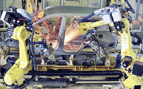 Robot hàn tự động hiện đại nhất của Hyundai tại dây chuyền lắp ráp xe SantaFe của nhà máy Hyundai Thành Công, Ninh Bình.<br>