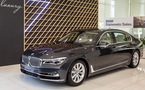 BMW 730Li thế hệ mới được phân phối chính hãng tại thị trường Việt Nam với mức giá bán lẻ 4,098 tỷ đồng dành cho bản tiêu chuẩn.