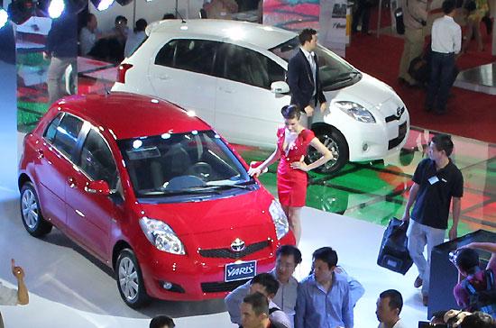 Các doanh nghiệp ôtô chính hãng đặt niềm tin vững chắc vào sự đi lên của thị trường ôtô cuối năm nay mà Vietnam Motor Show 2012 chính là một cú hích - Ảnh: Đức Thọ.