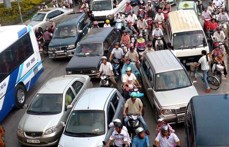 Hàng loạt các đề xuất vừa được thành phố Hà Nội đưa ra nhằm giải bài toán ùn tắc giao thông trên địa bàn.