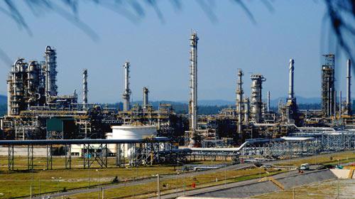 Đầu tháng 5 vừa qua, nhà máy lọc dầu Dung Quất cũng đã phải tạm ngừng hoạt động gần 2 tháng.