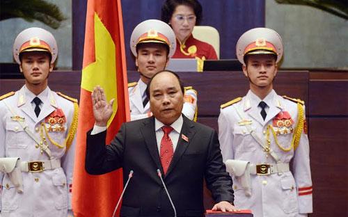 Thủ tướng Nguyễn Xuân Phúc tuyên thệ trước Quốc hội.