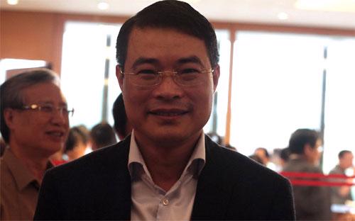 Ông Lê Minh Hưng bên hành lang Quốc hội.