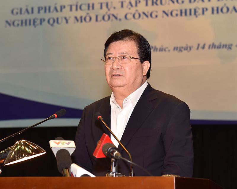  Phó thủ tướng Trịnh Đình Dũng cho rằng, tích tụ đất đai mà làm theo phong trào thì chắc chắn thất bại.<br>