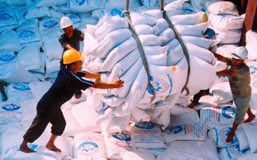  Theo số liệu của Liên hiệp quốc, giá xuất khẩu gạo vào tháng 10 vừa qua
 đã giảm 3,6% so với cùng kỳ năm trước khi mà các nước xuất khẩu gạo 
hàng đầu như Ấn Độ, Việt Nam và Brazil ra sức tranh thị phần.