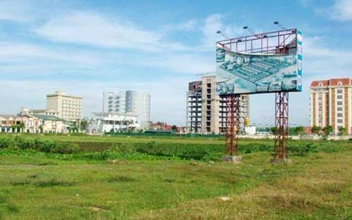 Dự án khu dân cư đô thị của HUD tại Hà Tĩnh sau 2 năm khởi công đến nay vẫn là bãi đất trống.<br>