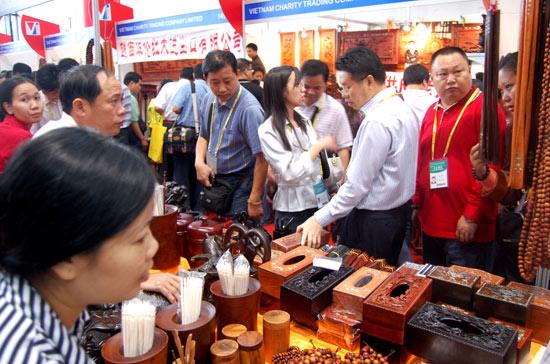 Hàng Việt Nam tham gia Hội chợ CAEXPO tại Nam Ninh (Trung Quốc) - Ảnh: Anh Quân.