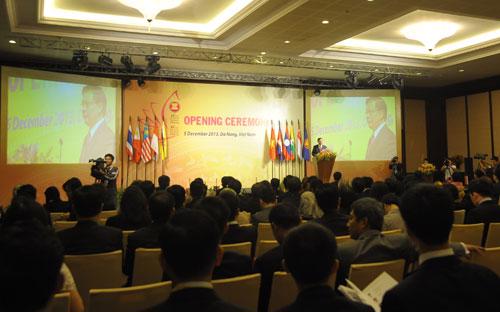 Hội nghị các nhà quản lý bảo hiểm Hiệp hội các quốc gia Đông Nam Á 
(ASEAN) lần thứ 16 và Hội nghị hội đồng bảo hiểm ASEAN lần thứ 39 diễn 
ra tại Đà Nẵng ngày 5 và 6/12/2013.