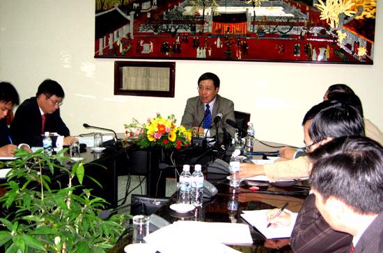 Thứ trưởng Bộ Ngoại giao Phạm Bình Minh tại buổi họp báo - Ảnh: Anh Quân.