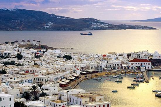 Mykonos là một trong những đảo thu hút nhiều khách du lịch nhất tại Hy Lạp. Ảnh: Skyscrapercity.com.