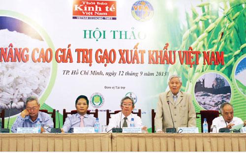 Các diễn giả tham dự hội thảo “Nâng cao giá trị gạo xuất khẩu Việt Nam”, do Thời báo Kinh tế Việt Nam tổ chức ngày 12/9.<b><br></b>