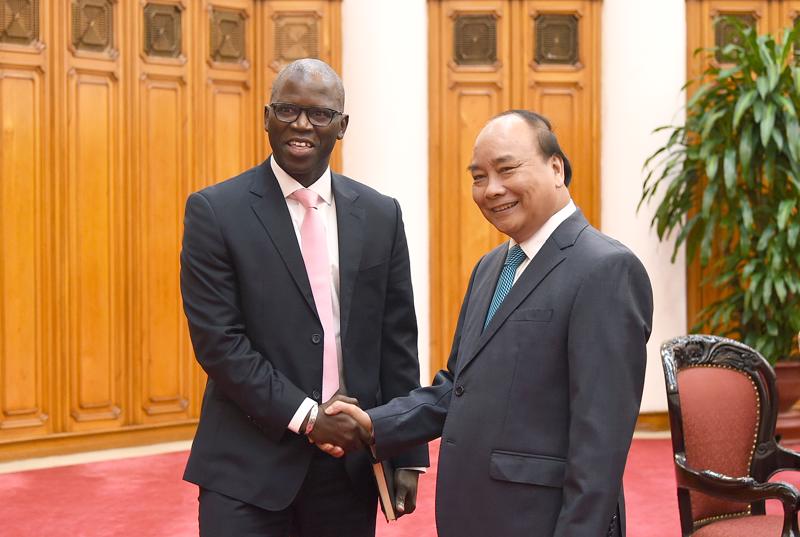 Thủ tướng Nguyễn Xuân Phúc tiếp Giám đốc Ngân hàng Thế giới (WB) tại Việt Nam, ông Ousmane Dione, chiều 20/9.