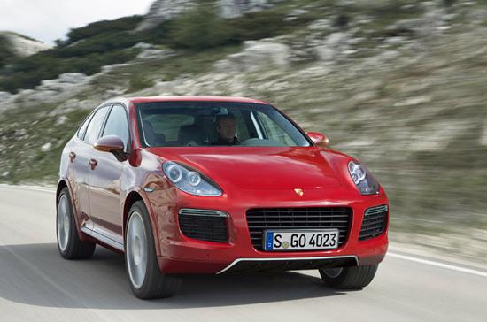 Porsche liên tục đầu tư mạnh vào sản xuất các dòng xe có động cơ đặt phía trước.