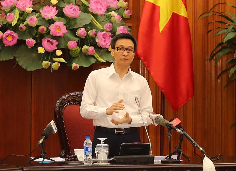 Phó thủ tướng đề nghị Đà Nẵng cần chủ động xem xét tất cả
 các vấn đề để có báo cáo chính thức với Thủ tướng về kiến nghị của Hiệp
 hội, trong đó cần nêu rõ thành phố có chấp nhận kiến nghị về việc giảm 
quy mô phòng lưu trú hay không.<br>