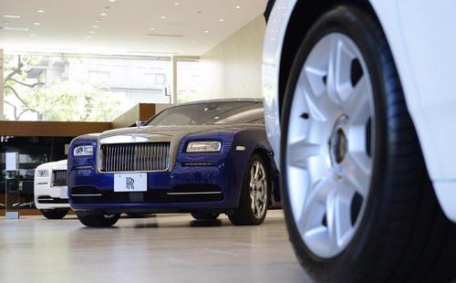 9 tháng đầu năm nay, người giàu Nhật đã mua 13.605 chiếc xe có giá thấp nhất 10 triệu Yên - Ảnh: Bloomberg.<br>