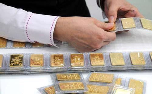 Theo số liệu của Ngân hàng Nhà nước, sau 50 phiên đấu thầu bán vàng 
miếng đã tổ chức từ ngày 28/3 đến nay, cơ quan này đã bán được 1.349.200
 lượng vàng, tương đương gần 51,9 tấn vàng, trong tổng khối lượng chào 
thầu là 1.452.000 lượng vàng, tương đương hơn 55,8 tấn.