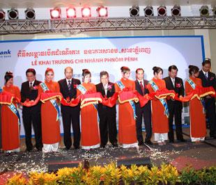 Lễ khai trương Chi nhánh Phnôm Pênh, Campuchia của Sacombank.