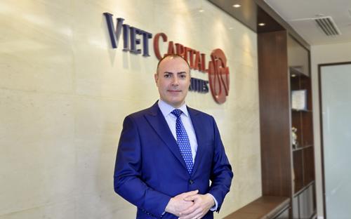Ông Steven Brown, Trưởng phòng cao cấp Khối khách hàng tổ chức của Công ty Chứng khoán Bản Việt (VCSC).