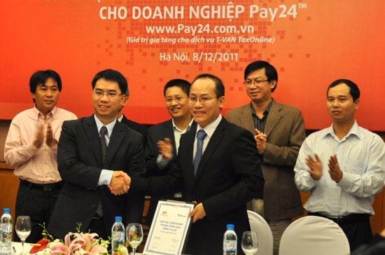 Qua hợp tác giữa TienPhong Bank với TS24 Corp, lần đầu tiên các doanh nghiệp có cổng thanh toán hỗ trợ đóng thuế trực tuyến.
