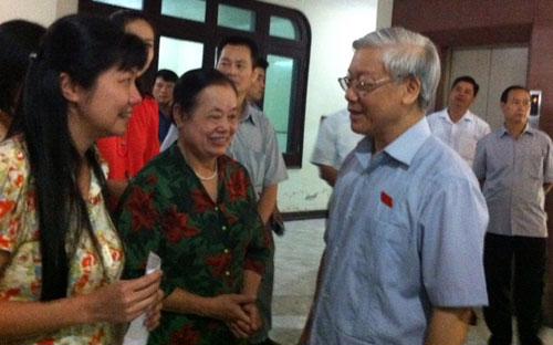Tổng bí thư Nguyễn Phú Trọng tiếp xúc cử tri Hà Nội - Ảnh: Thúy Hằng.<br>