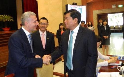 Bí thư Thành ủy Tp.HCM Đinh La Thăng gặp gỡ lãnh đạo doanh nghiệp FDI.