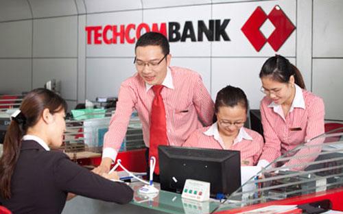 Techcombank ngày càng chú trọng nhiều hơn từ các dịch vụ gia tăng với các nguồn thu từ phí và các dịch vụ khác. 